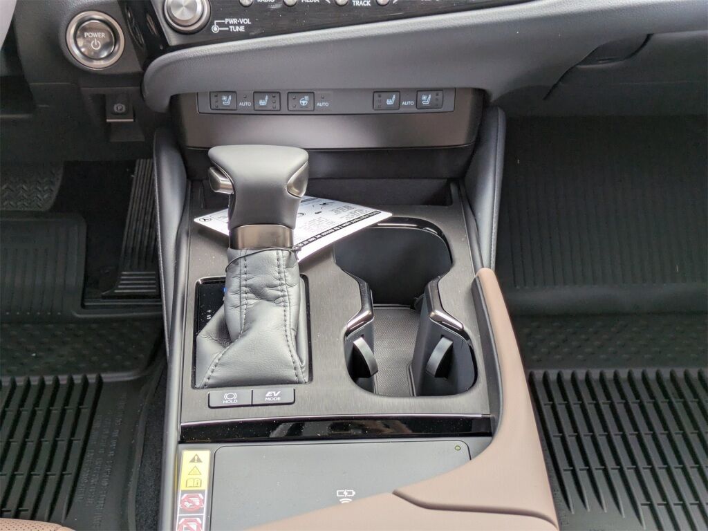 2025 Lexus ES 300h Richmond VA