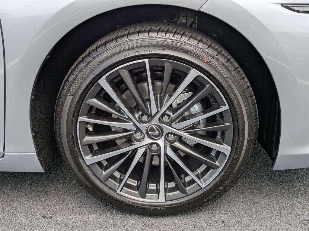 2025 Lexus ES 300h Richmond VA