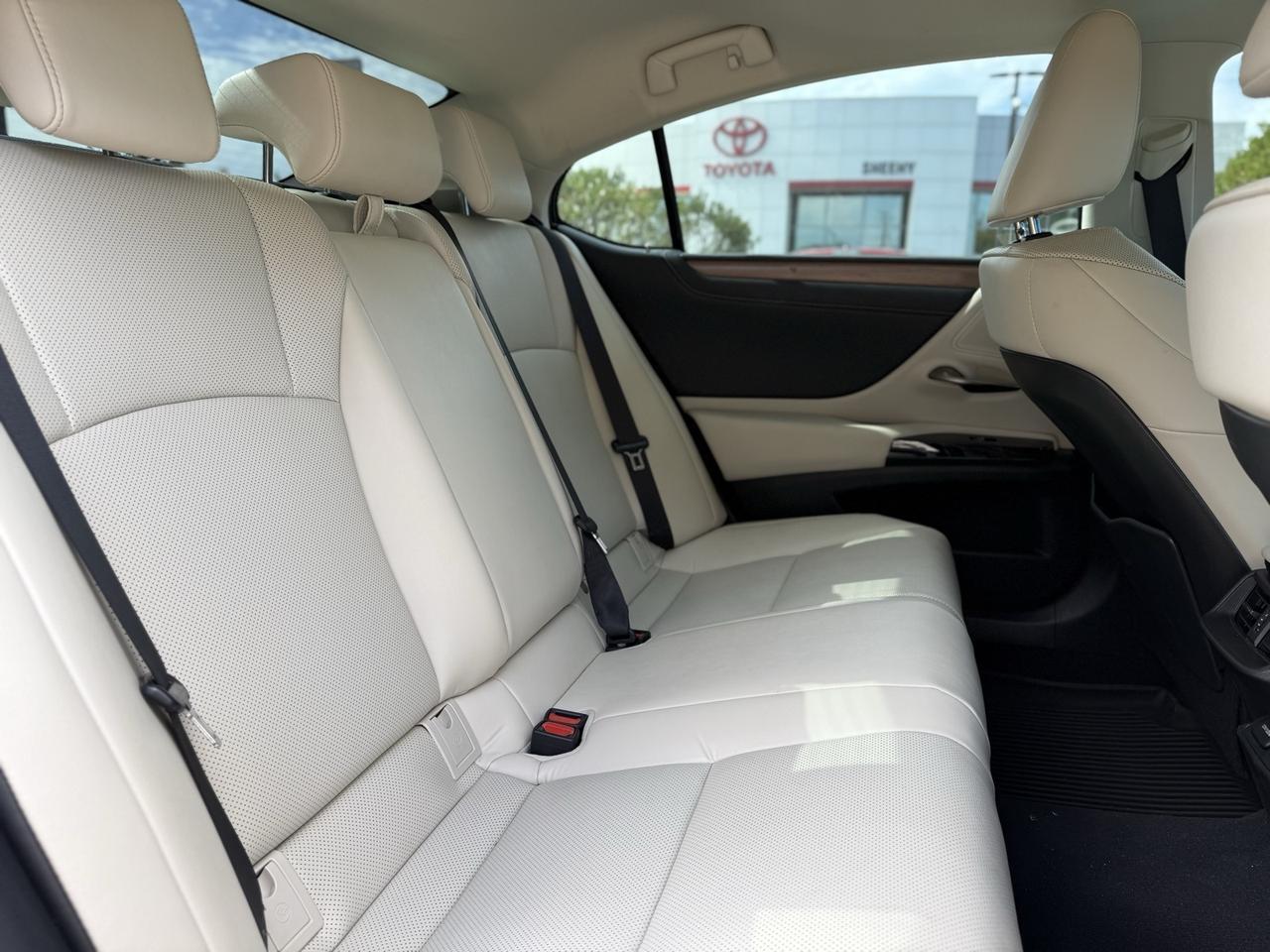 2025 Lexus ES 300h Stafford VA