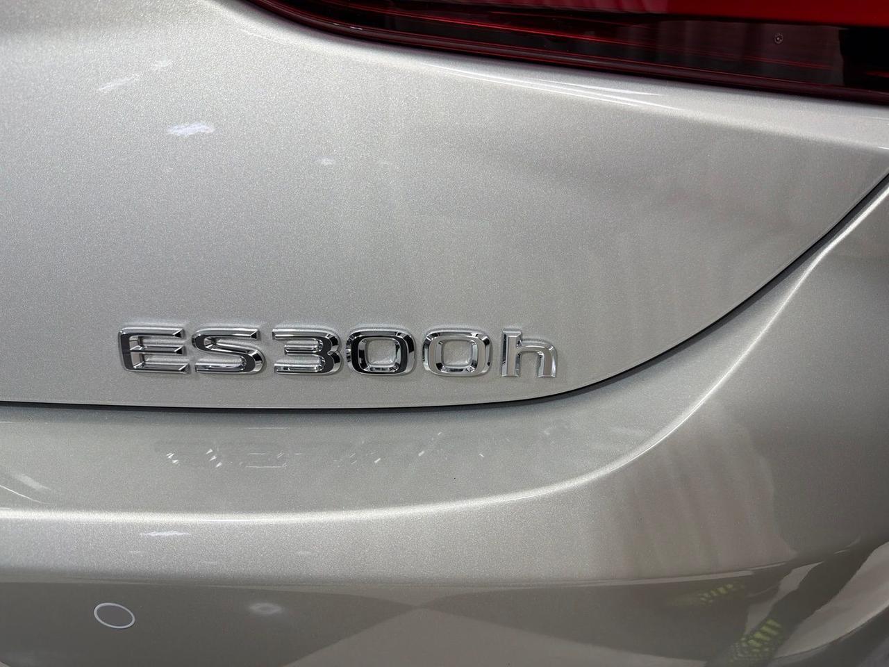 2025 Lexus ES 300h Annapolis MD
