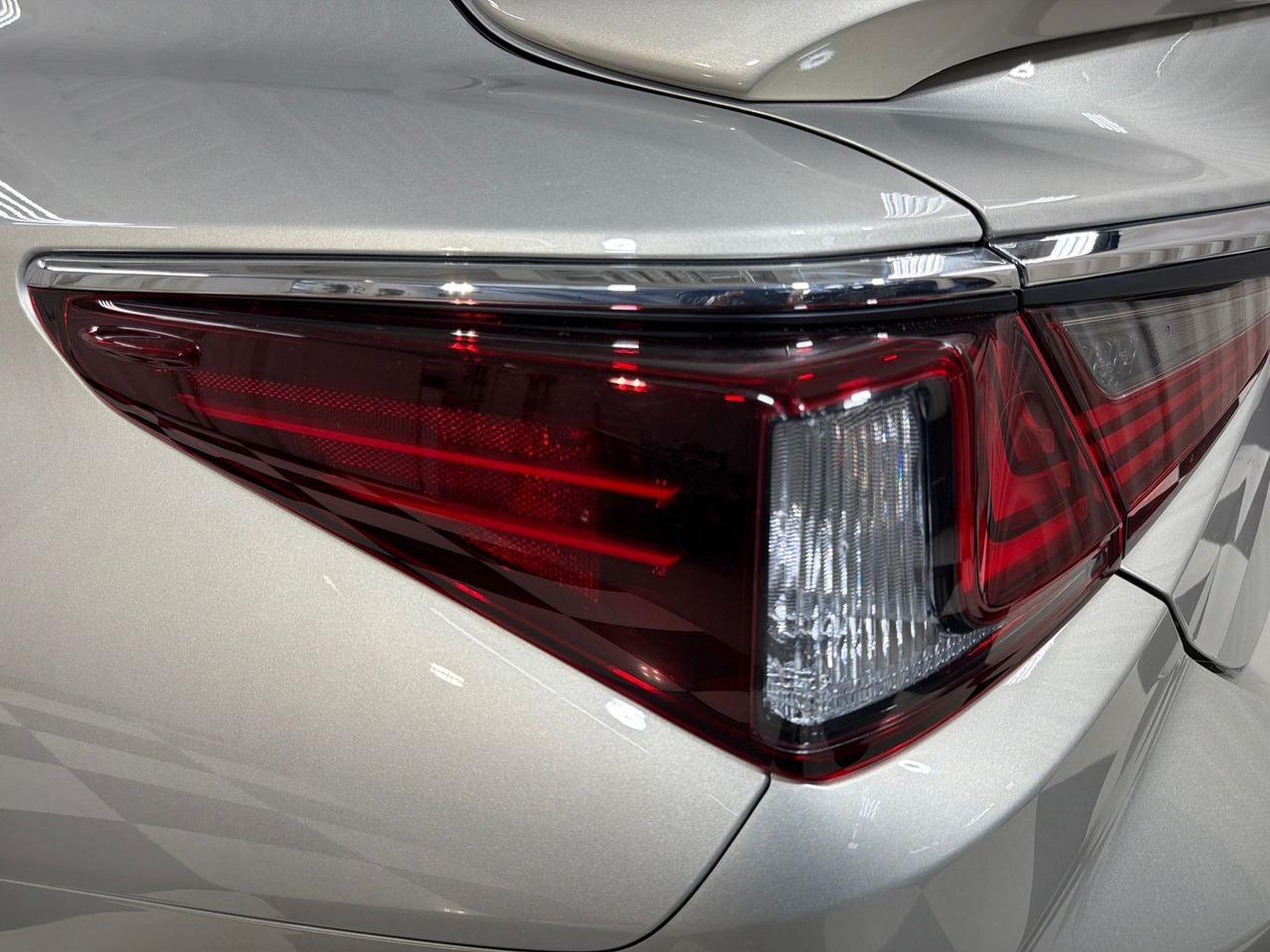 2025 Lexus ES 300h Annapolis MD
