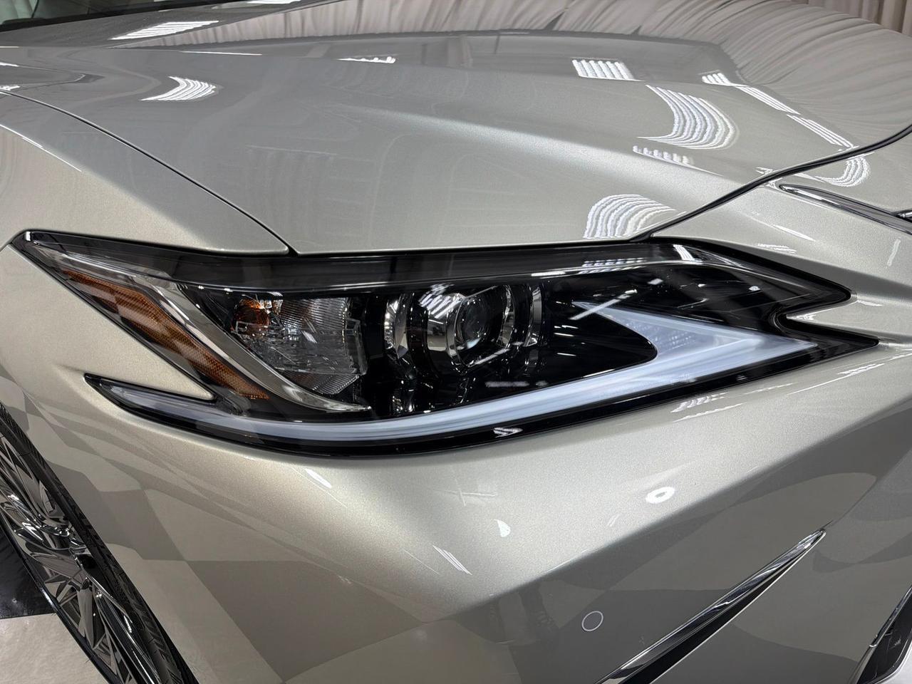 2025 Lexus ES 300h Annapolis MD