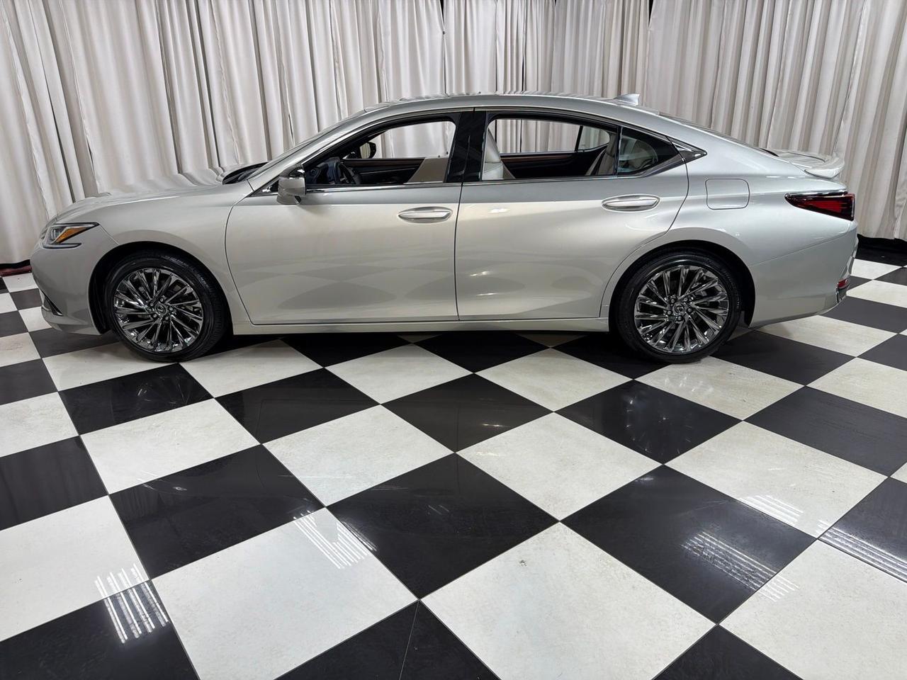 2025 Lexus ES 300h Annapolis MD