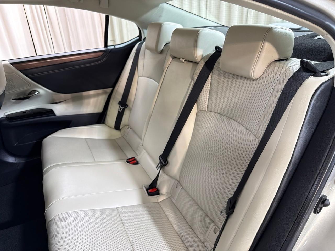 2025 Lexus ES 300h Annapolis MD