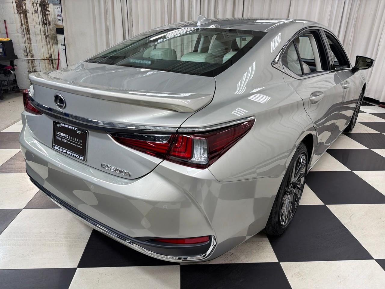2025 Lexus ES 300h Annapolis MD