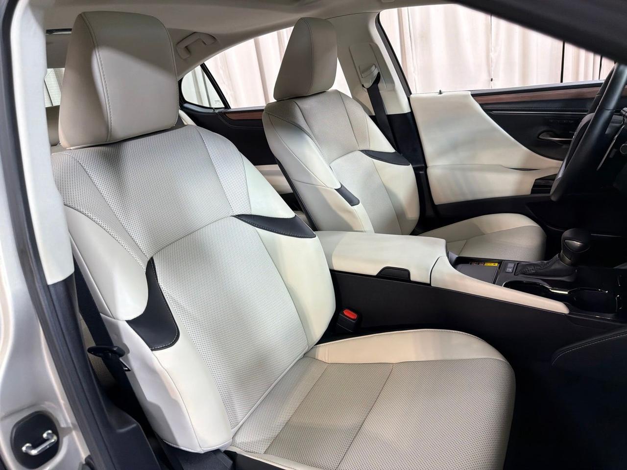 2025 Lexus ES 300h Annapolis MD