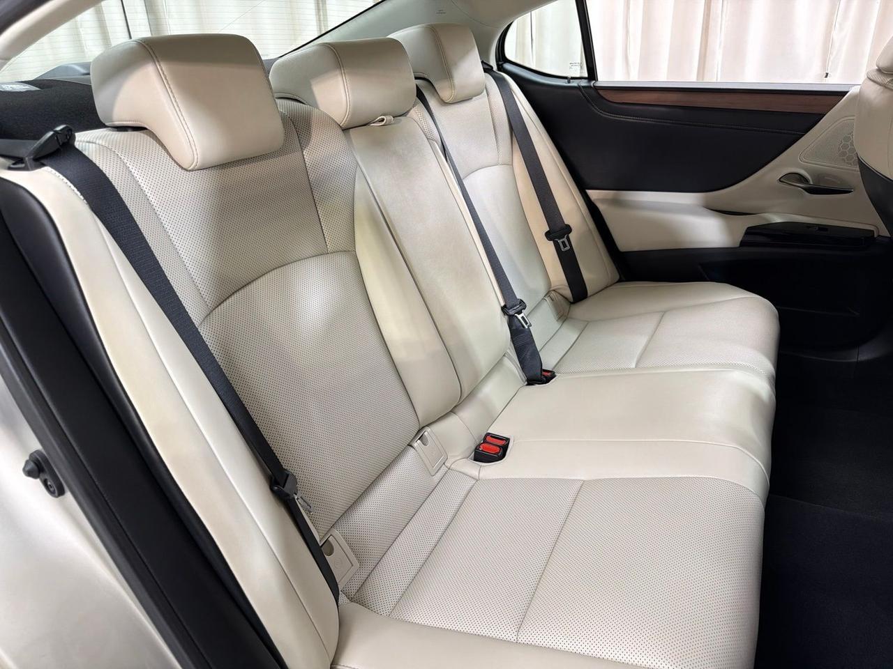 2025 Lexus ES 300h Annapolis MD