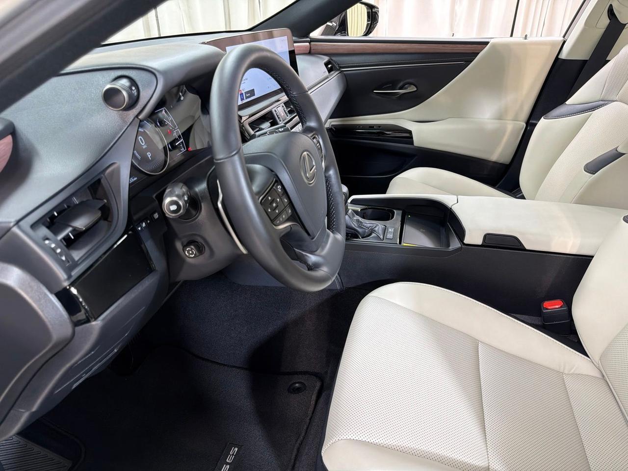 2025 Lexus ES 300h Annapolis MD