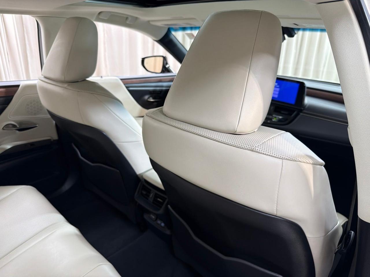 2025 Lexus ES 300h Annapolis MD