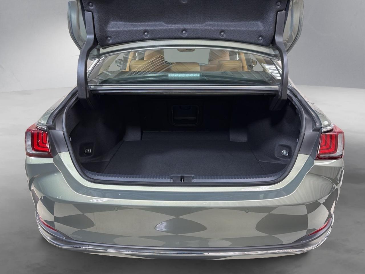2025 Lexus ES 300h Annapolis MD