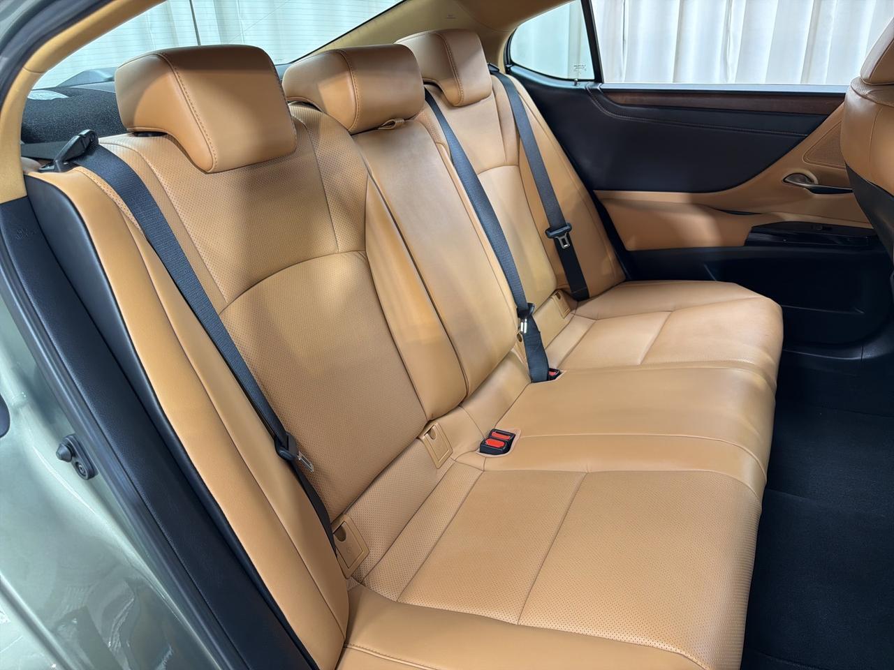2025 Lexus ES 300h Annapolis MD