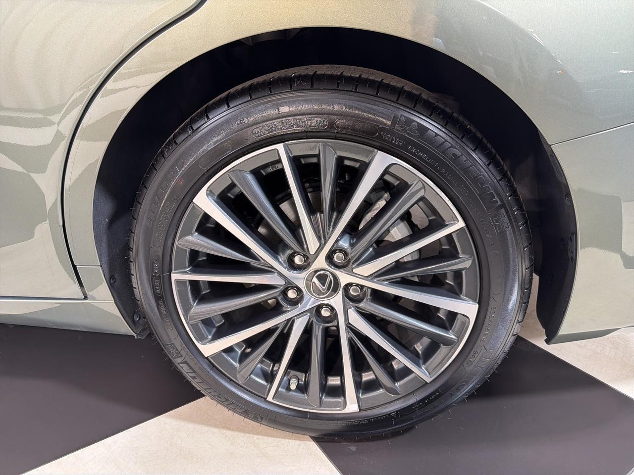 2025 Lexus ES 300h Annapolis MD