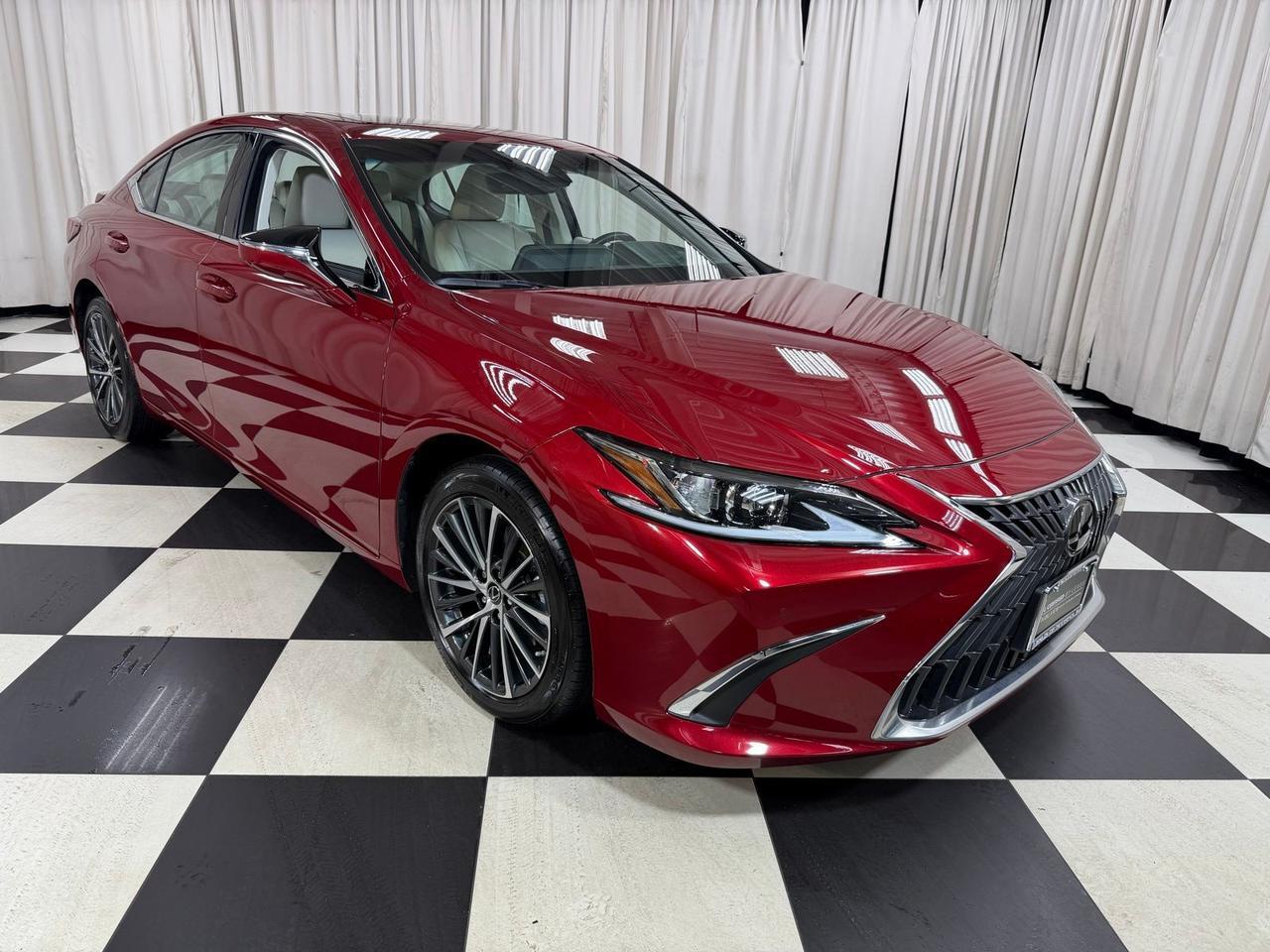 2025 Lexus ES 300h