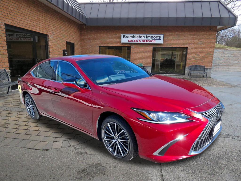 2025 Lexus ES 350 .