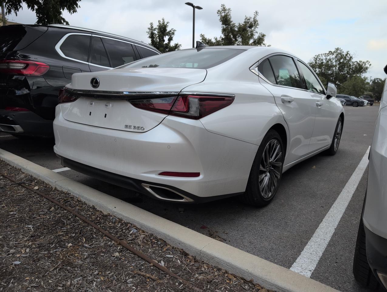 2025 Lexus ES 350 Luxury