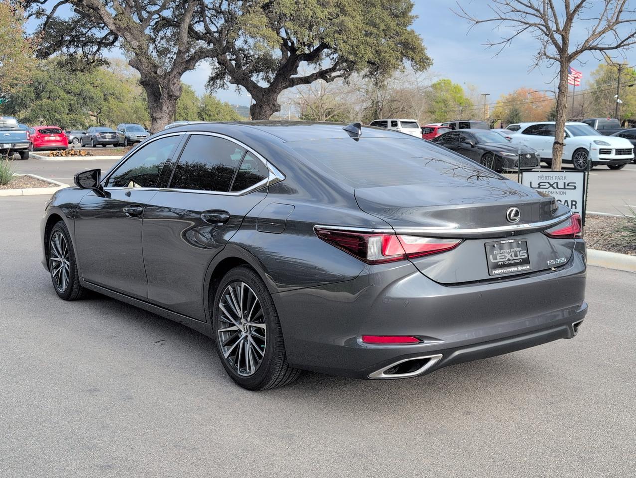 2025 Lexus ES 350