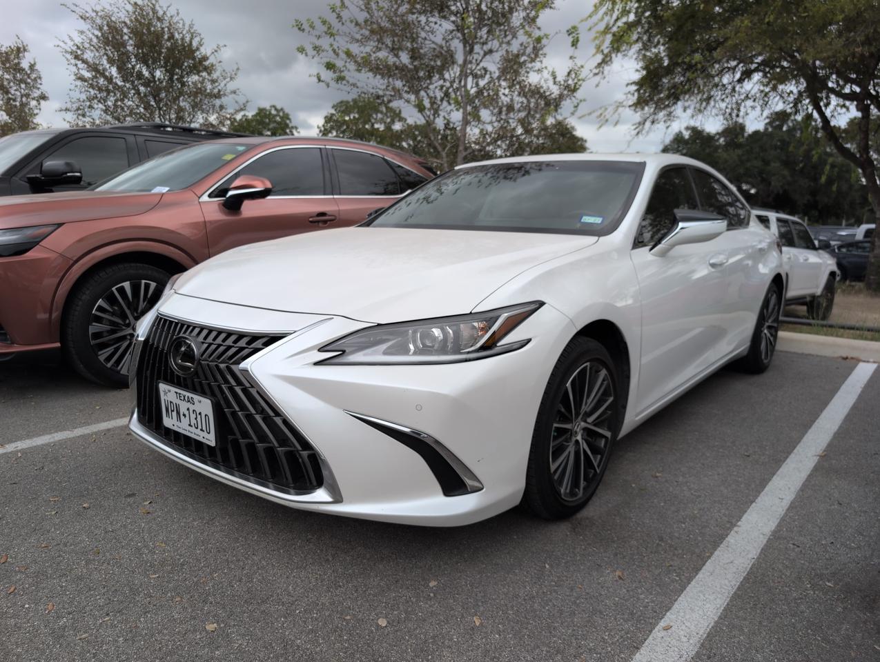 2025 Lexus ES