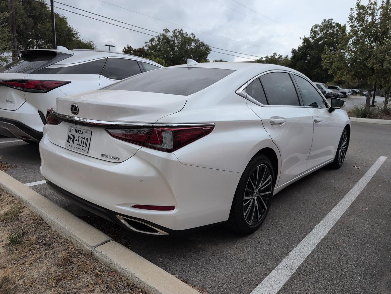 2025 Lexus ES 350