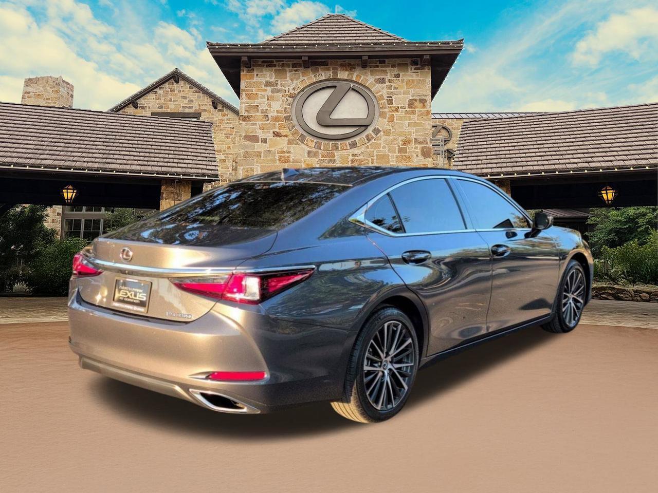 2025 Lexus ES 350