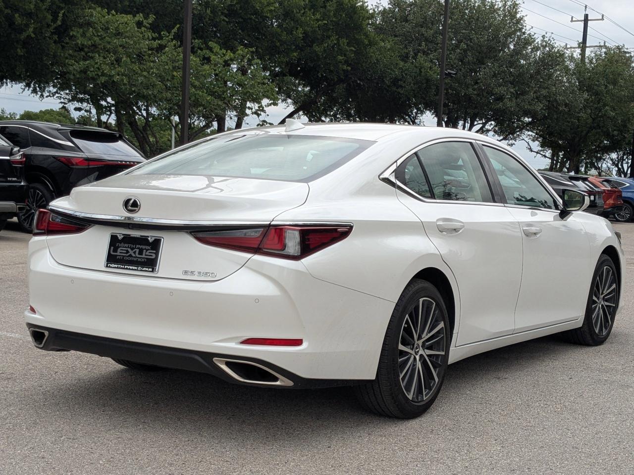 2025 Lexus ES 350