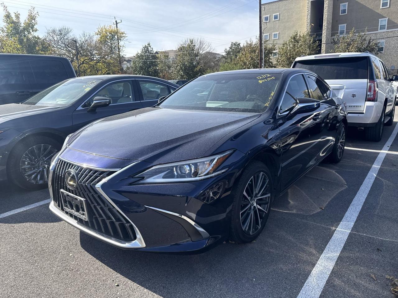 2025 Lexus ES