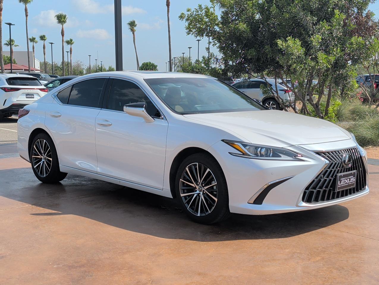 2025 Lexus ES