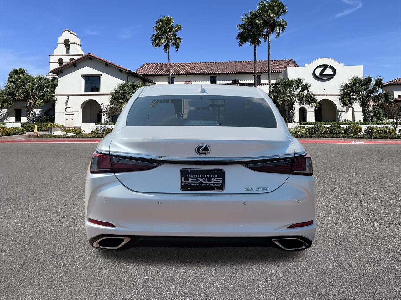 2025 Lexus ES 350
