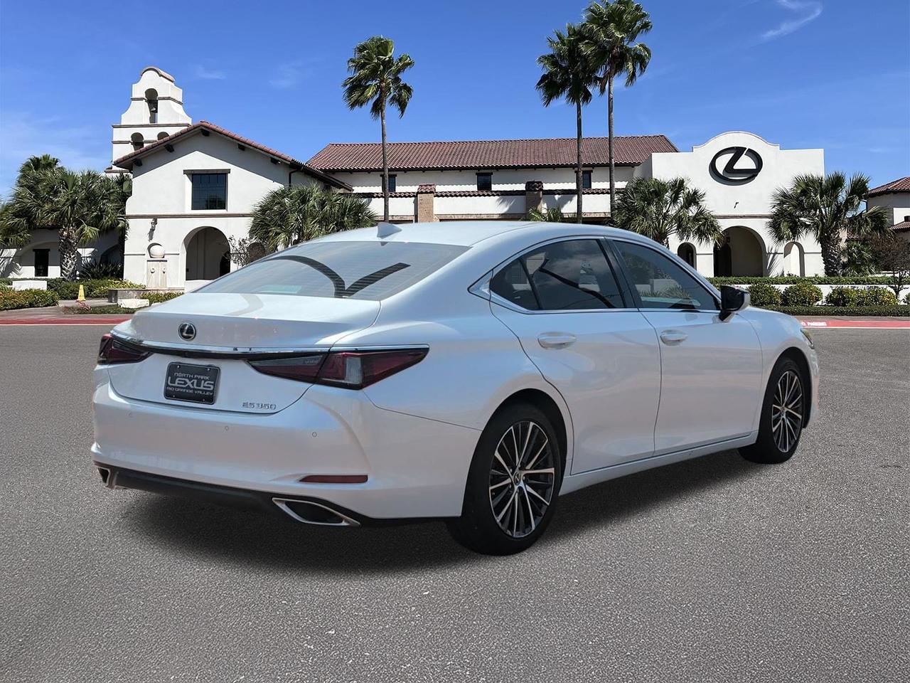 2025 Lexus ES 350