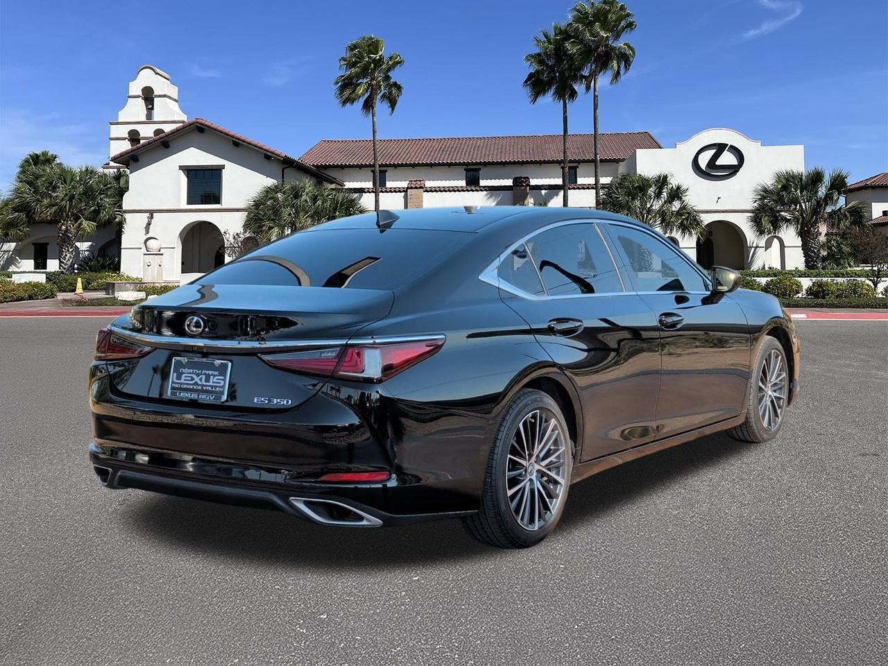 2025 Lexus ES 350
