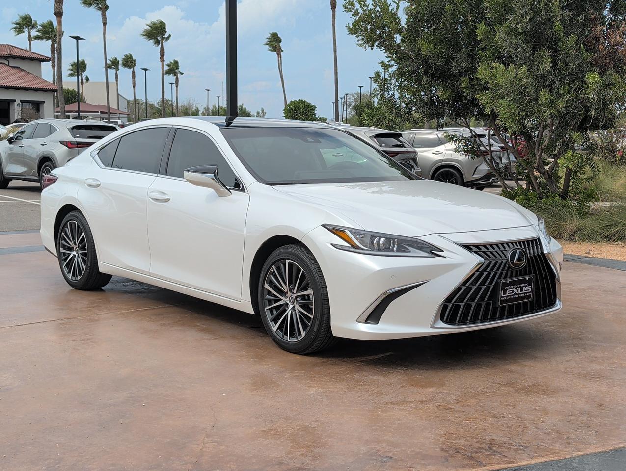 2025 Lexus ES