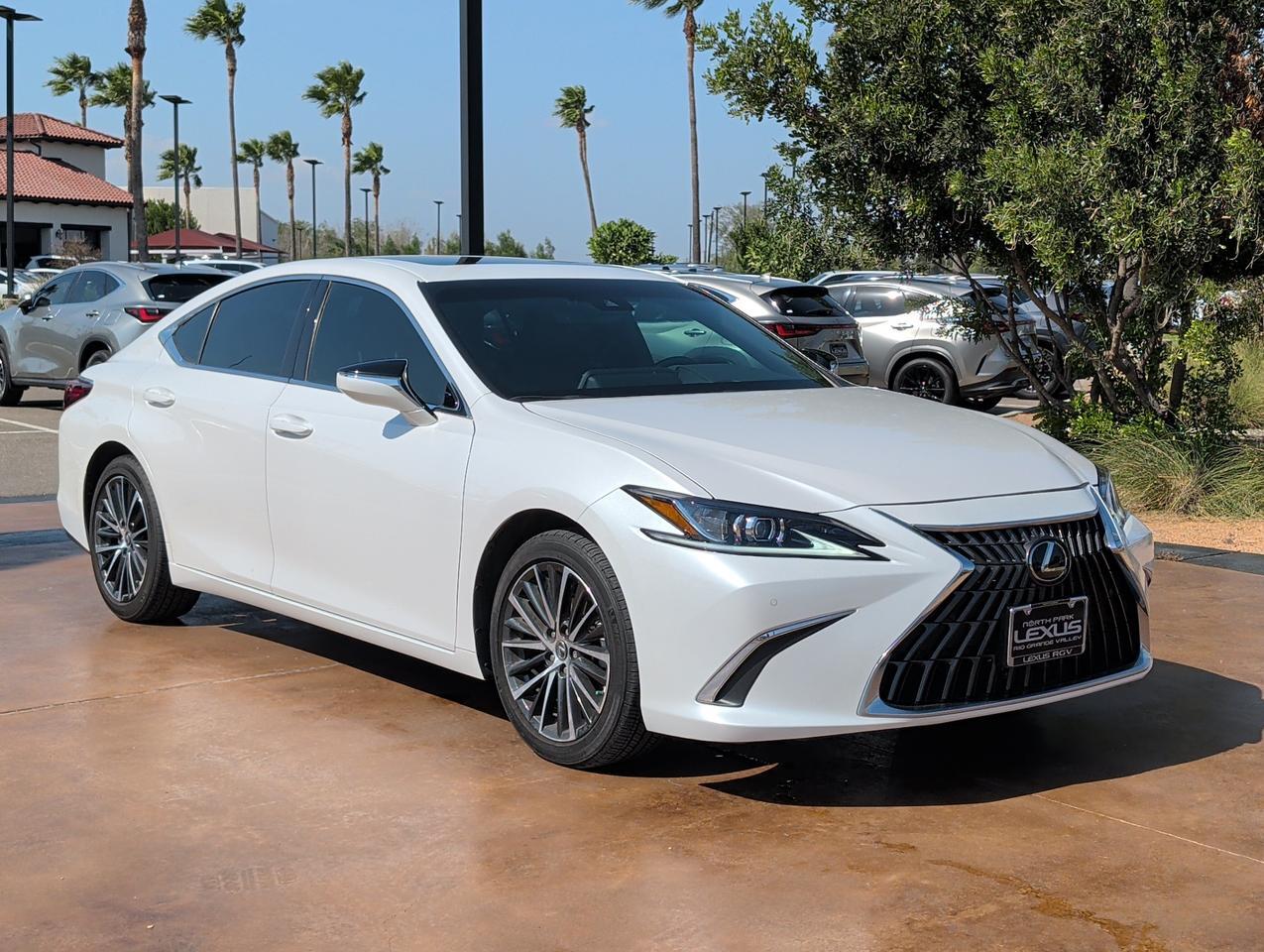 2025 Lexus ES