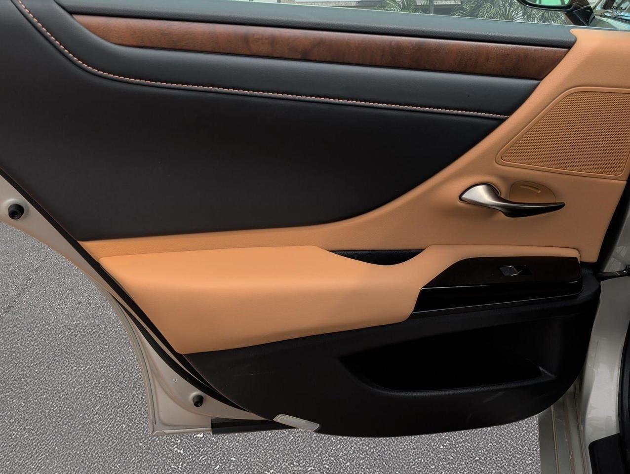 2025 Lexus ES 350 San Juan TX