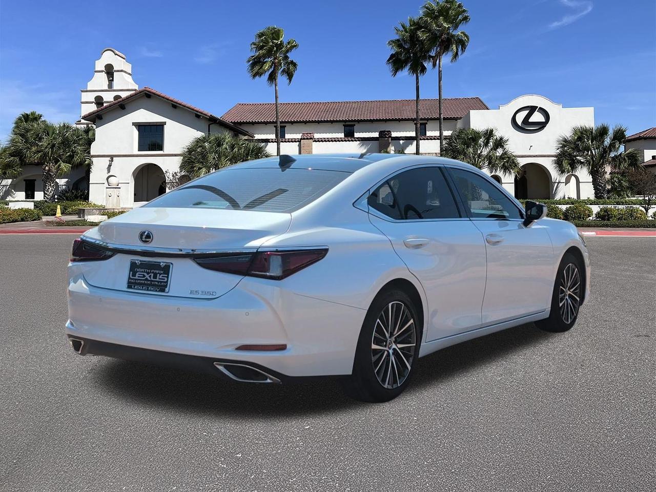 2025 Lexus ES 350