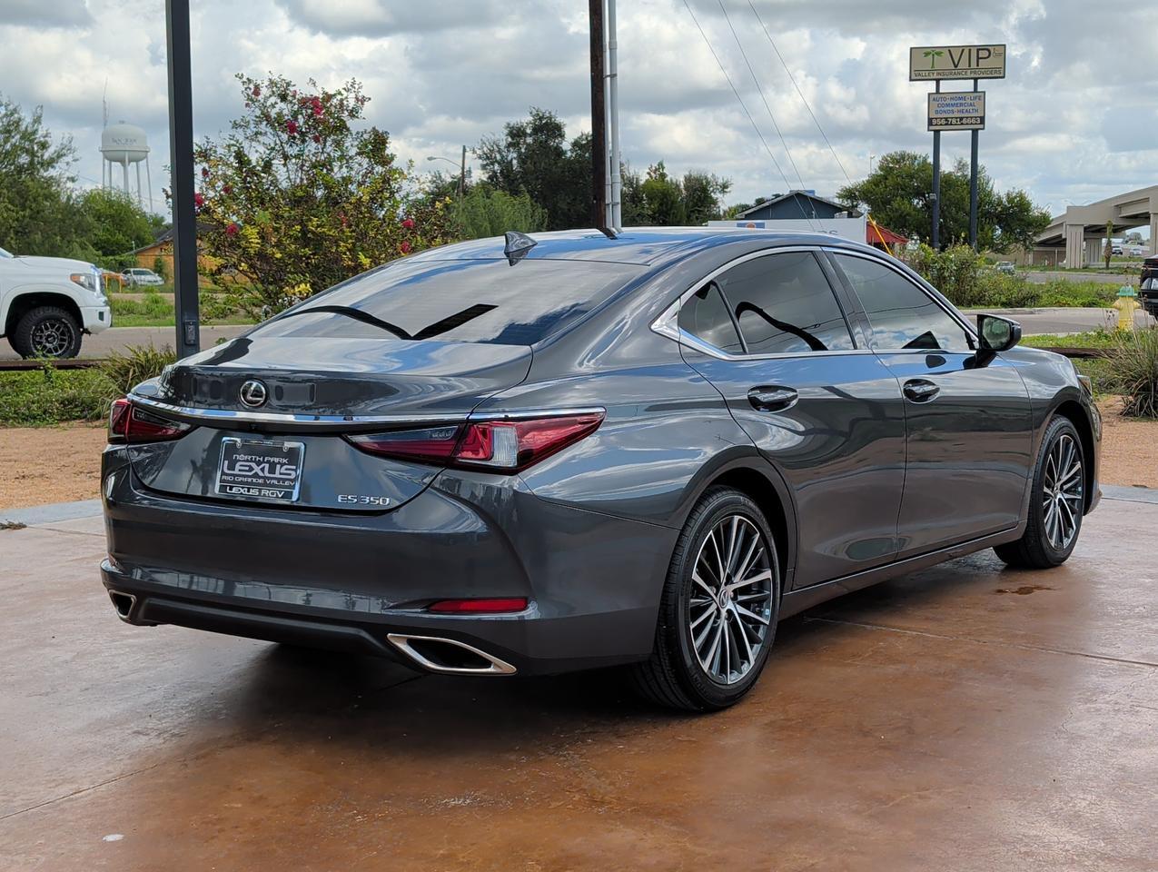 2025 Lexus ES 350