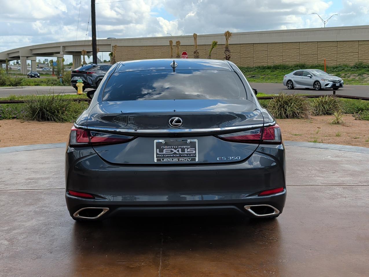 2025 Lexus ES 350
