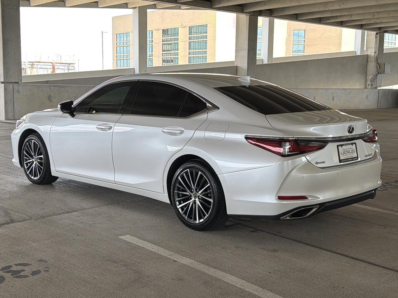 2025 Lexus ES 350