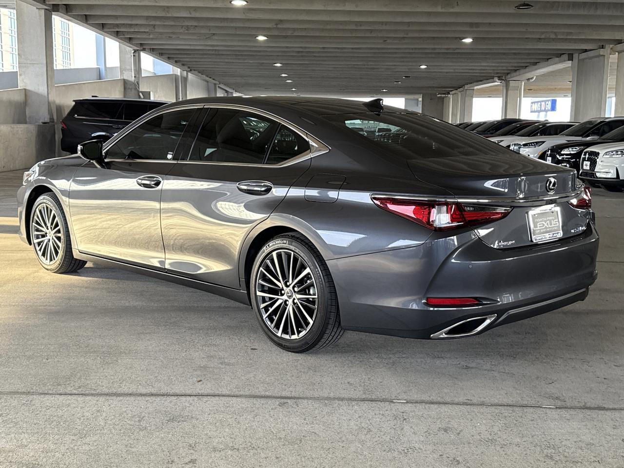 2025 Lexus ES 350