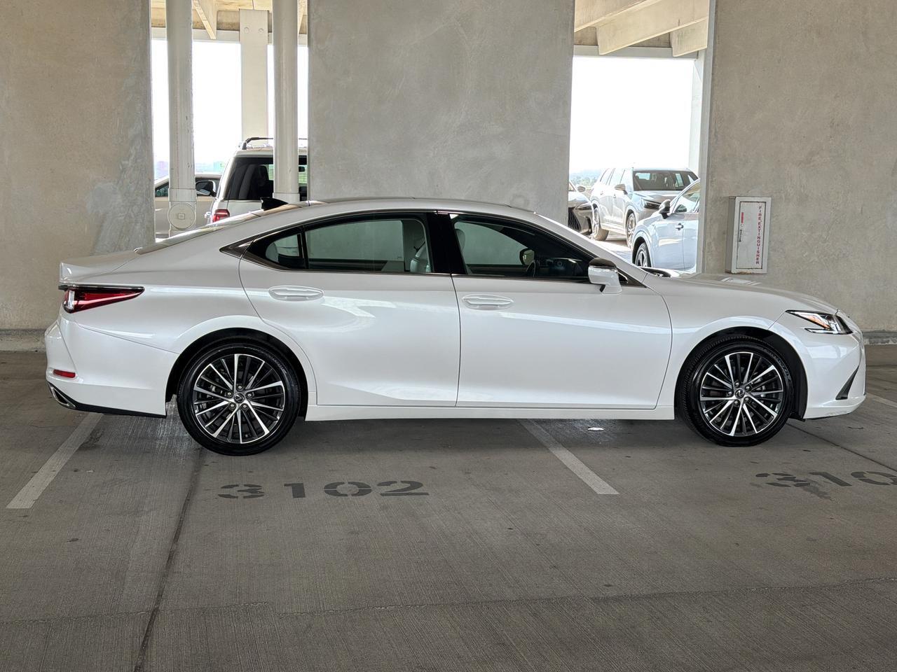 2025 Lexus ES 350