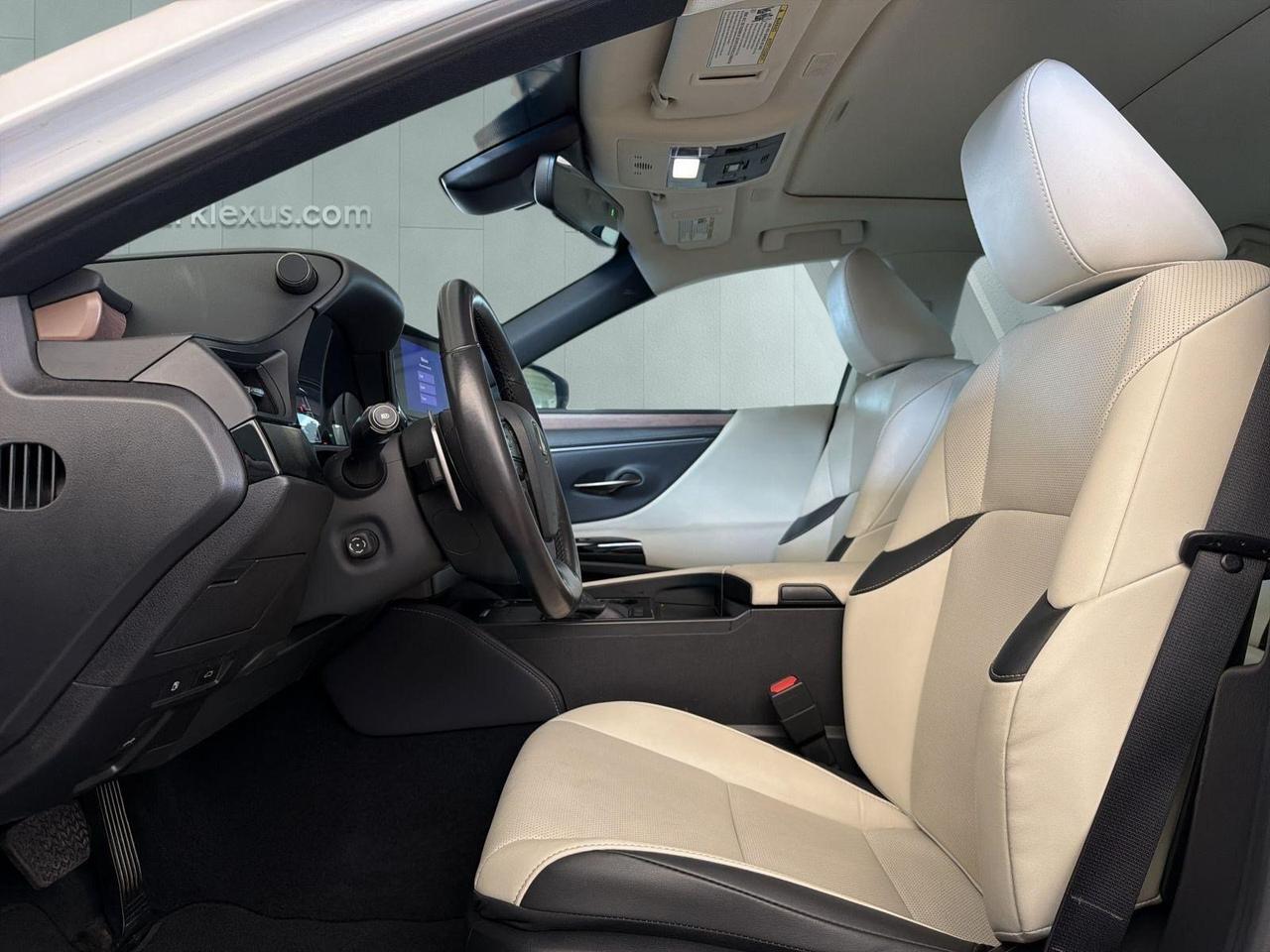 2025 Lexus ES 350