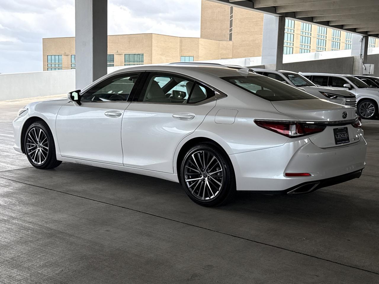 2025 Lexus ES 350
