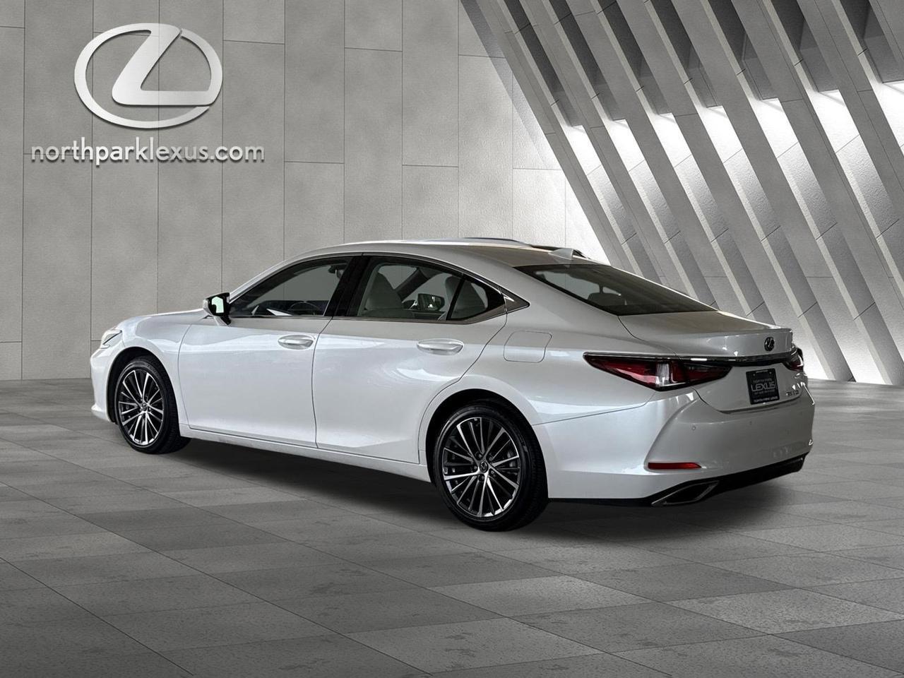 2025 Lexus ES 350