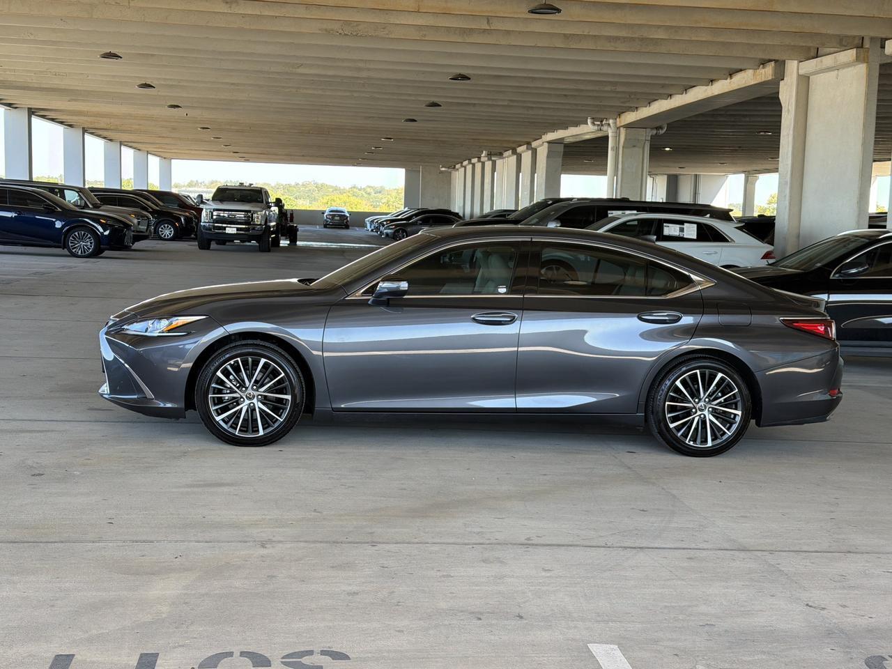 2025 Lexus ES 350