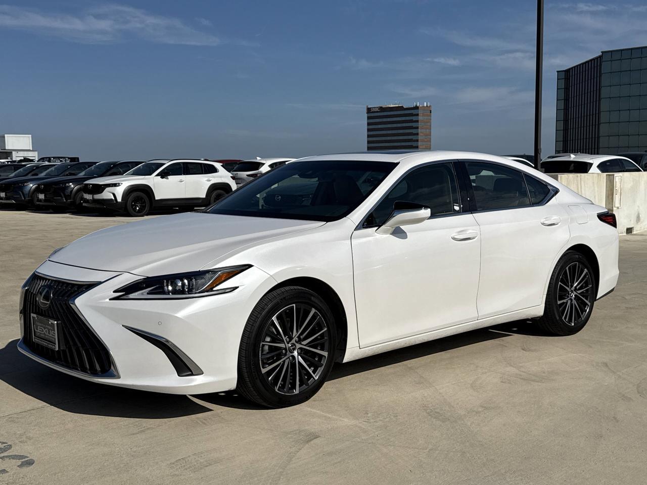 2025 Lexus ES 350