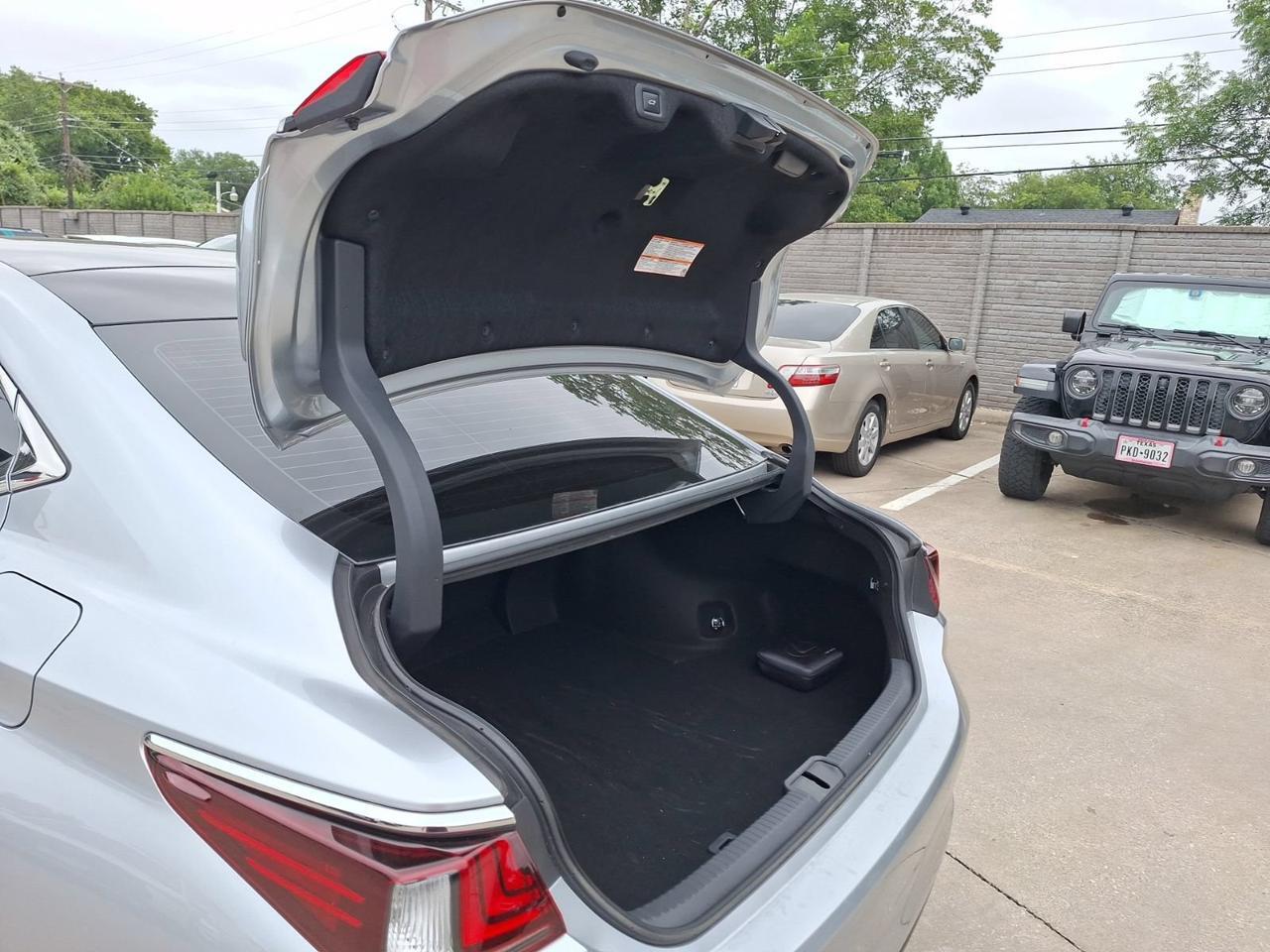 2025 Lexus ES 350 Ultra Luxury Hurst TX