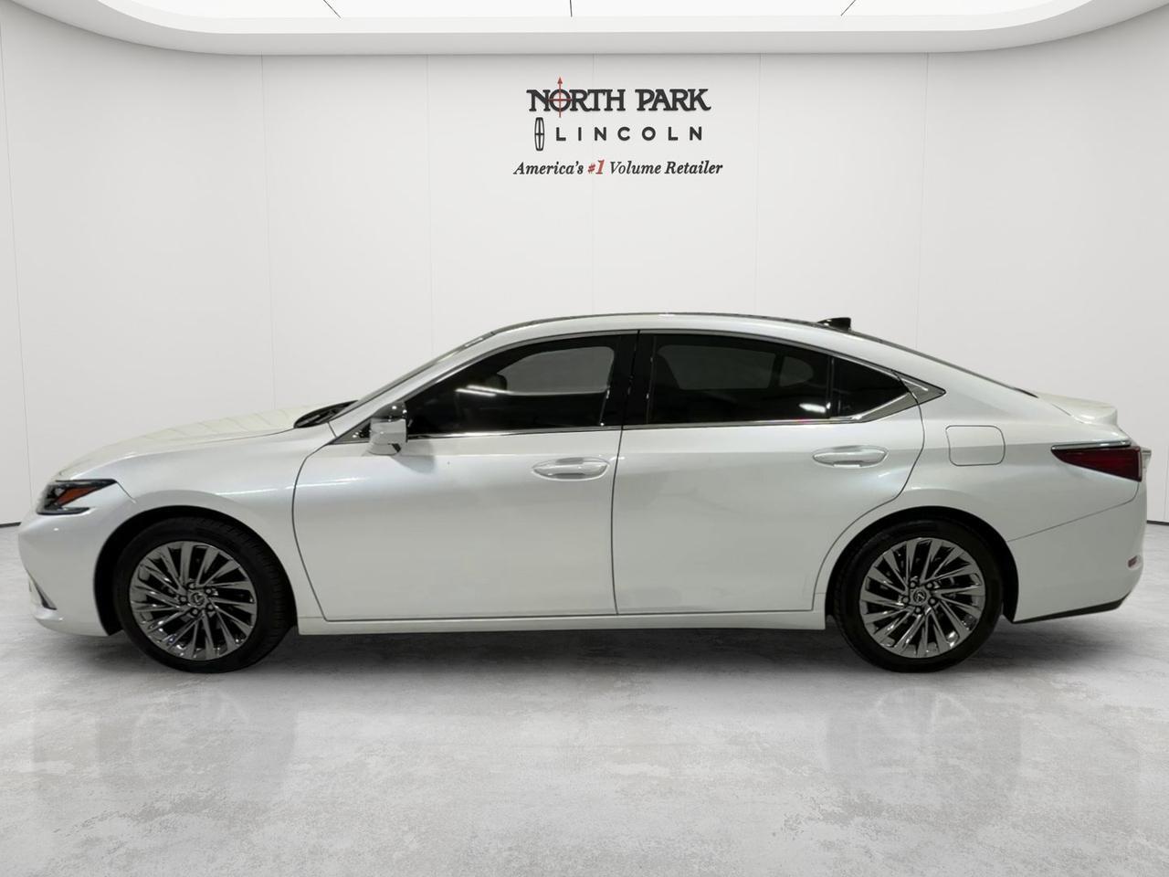2025 Lexus ES 350 Ultra Luxury