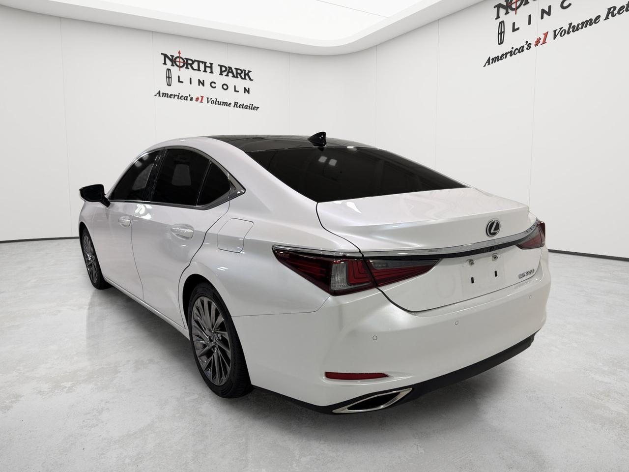 2025 Lexus ES 350 Ultra Luxury