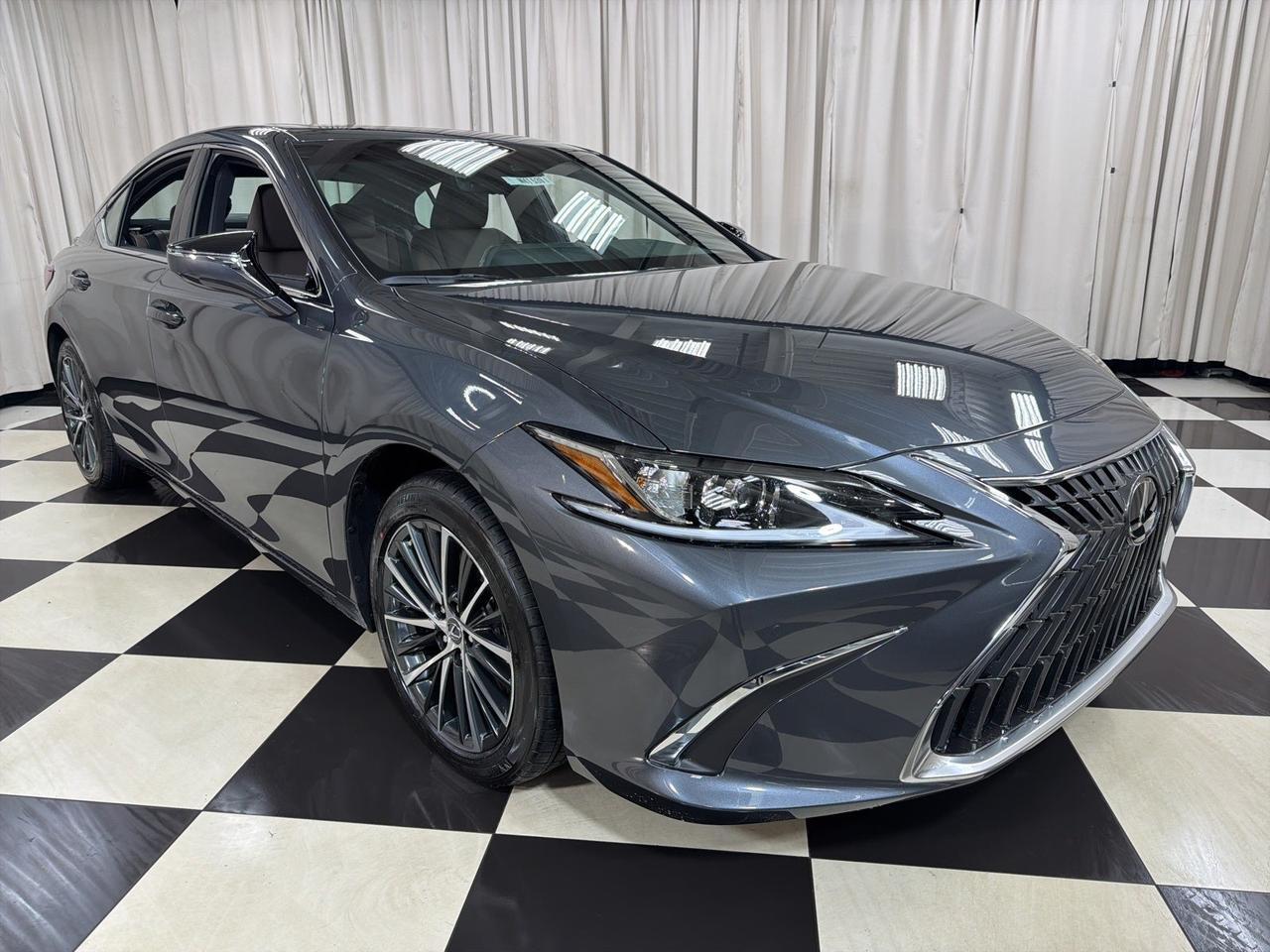 2025 Lexus ES 350