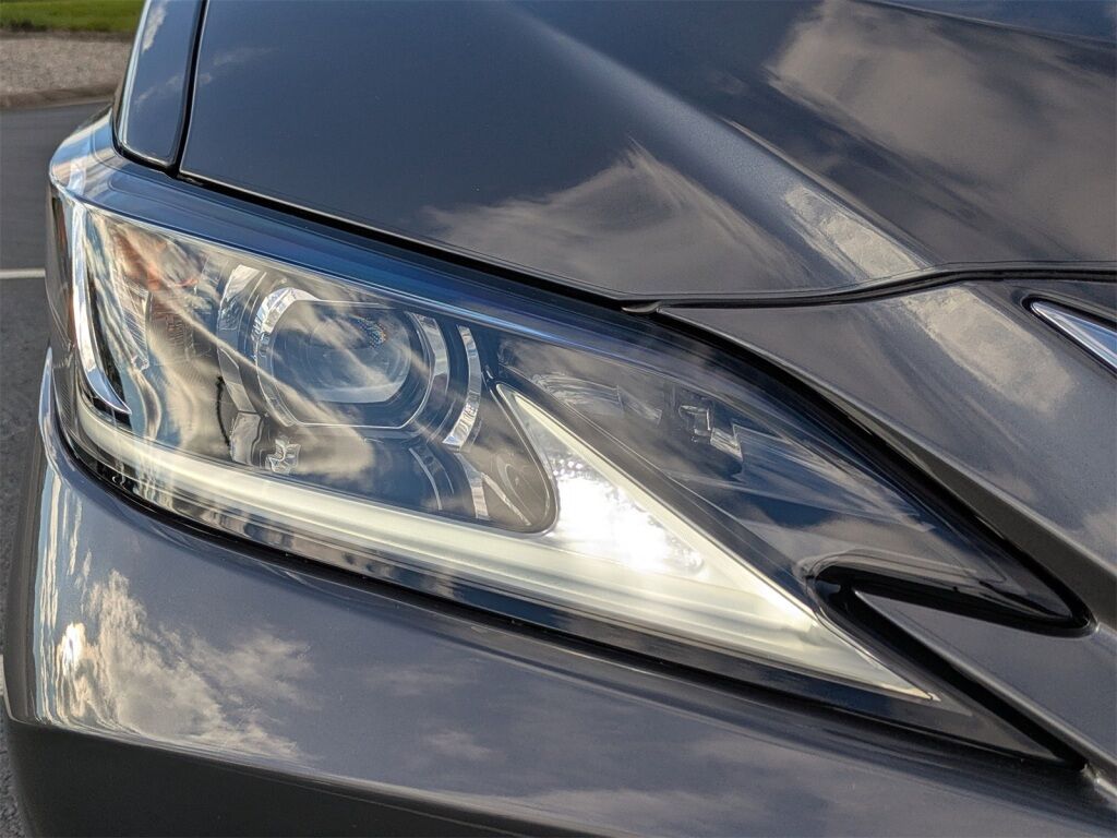 2025 Lexus ES HYBRID ES 300h LUXURY Richmond VA