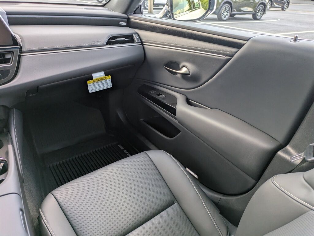 2025 Lexus ES HYBRID ES 300h Richmond VA