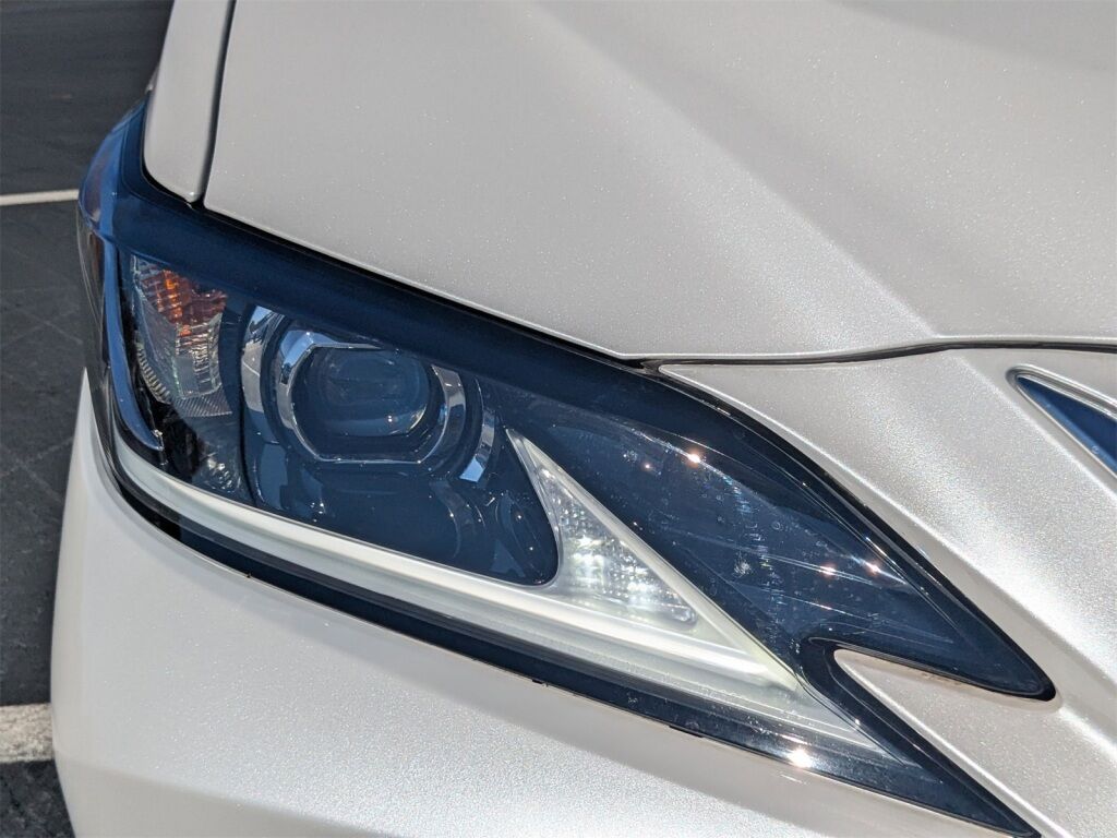 2025 Lexus ES HYBRID ES 300h Richmond VA